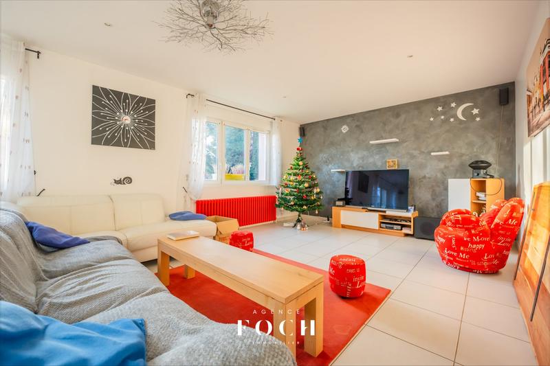 Maison - 290 m² - 8 pièces