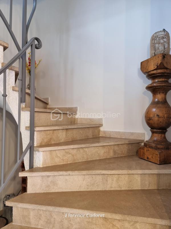 Villa - 239 m² - 8 pièces