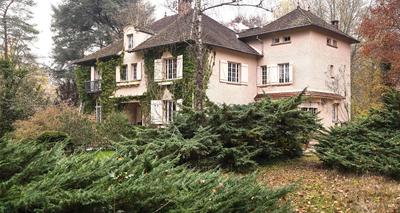 Propriété - 550 m² - 14 pièces