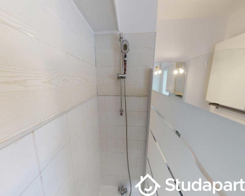 Chambre - 80 m² - 1 pièce