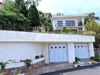 Villa - 152 m² - 8 pièces