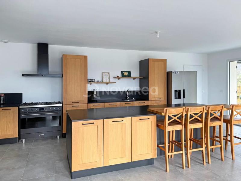 Maison - 90 m² - 5 pièces