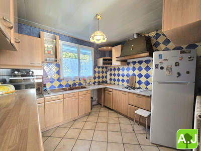 Maison traditionnelle - 72 m² - 5 pièces