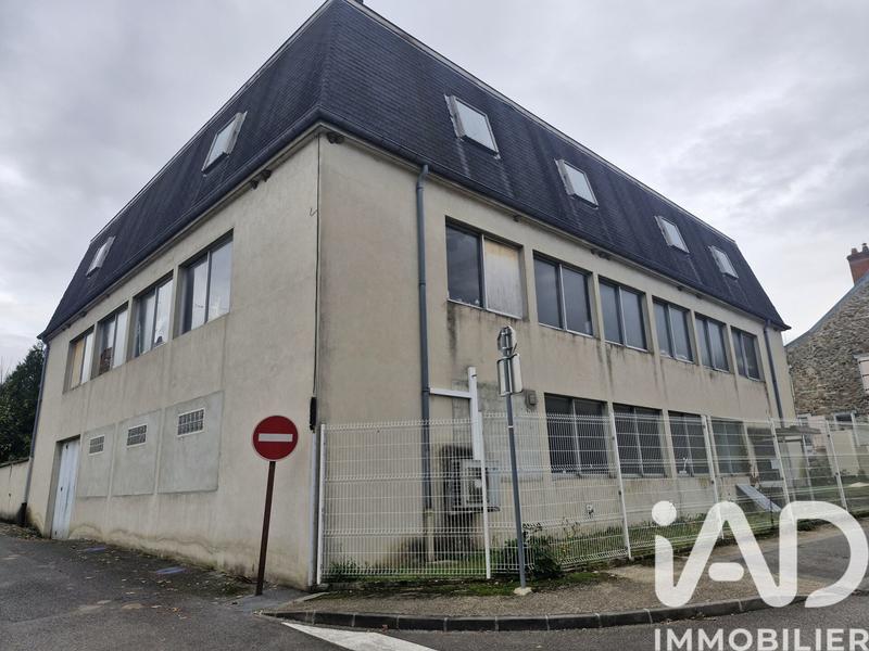 Maison - 1 100 m² - 10 pièces