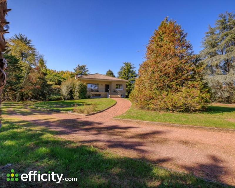 Maison - 230 m² - 11 pièces