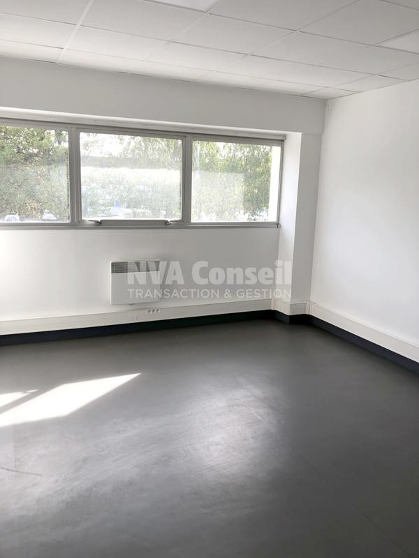 Local d'activités - 1 199 m²