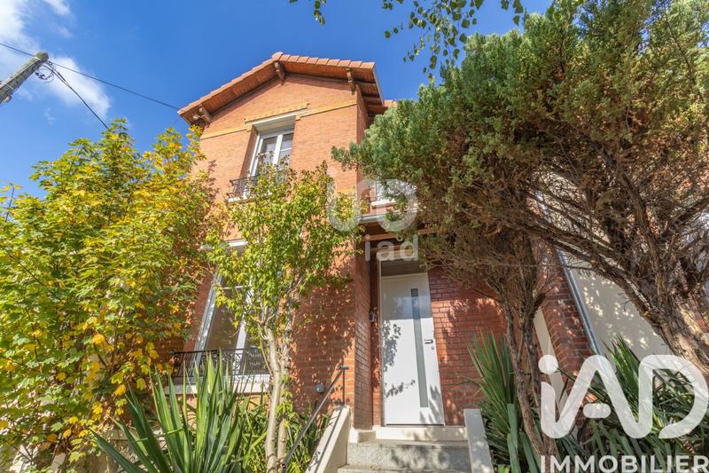 Maison de ville - 216 m² - 13 pièces