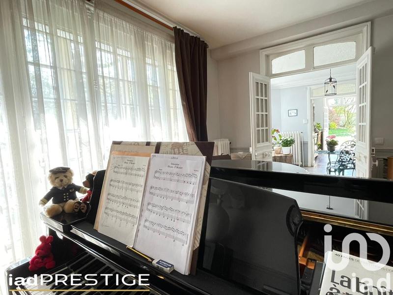 Maison - 300 m² - 12 pièces