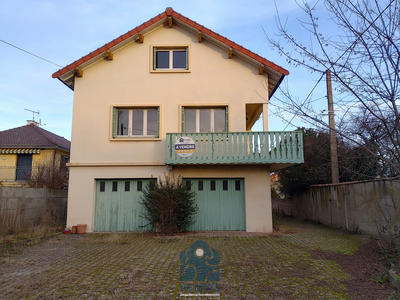 Maison - 200 m² - 8 pièces