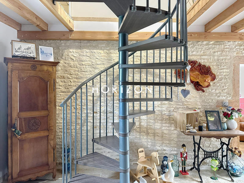 Maison ancienne - 183 m² - 7 pièces