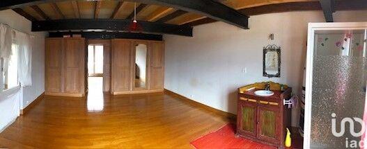 Maison - 330 m² - 13 pièces