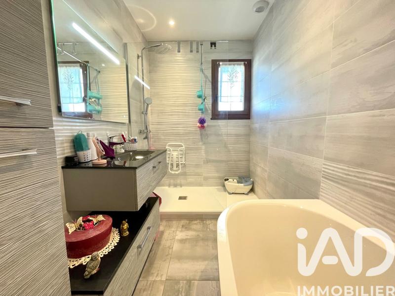 Maison - 171 m² - 7 pièces