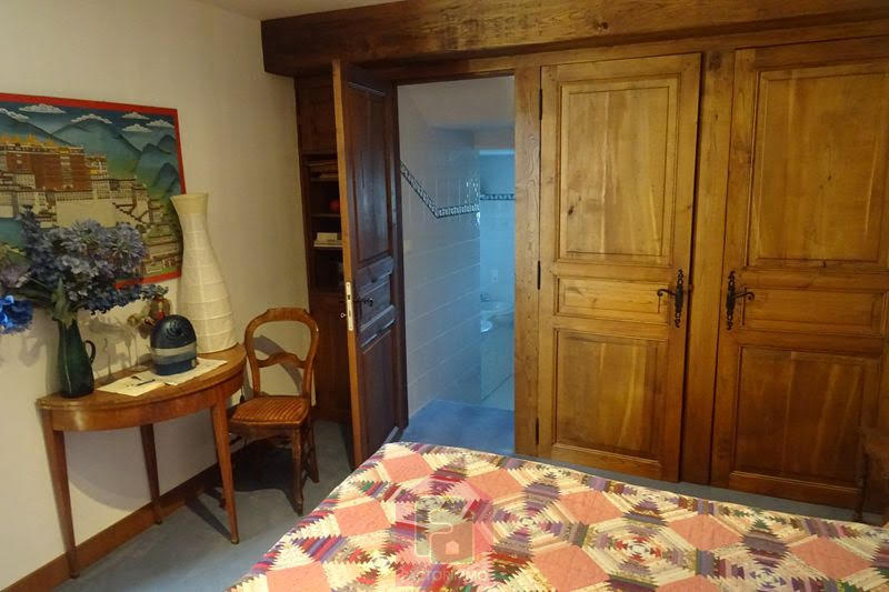 Propriété - 310 m² - 9 pièces