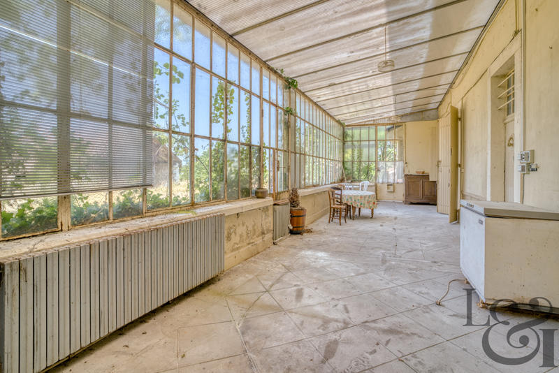 Maison - 250 m² - 9 pièces