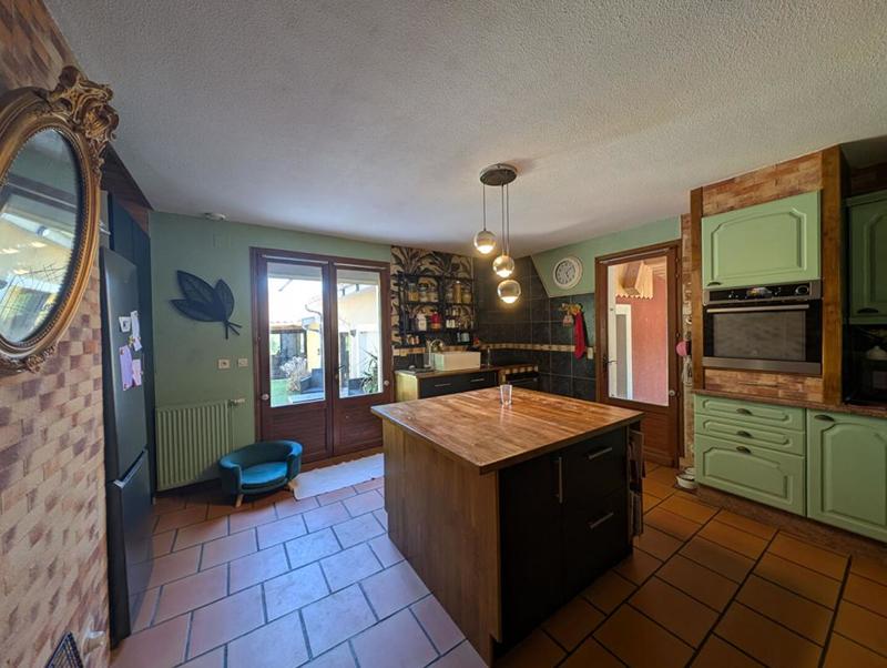 Maison - 231 m² - 5 pièces