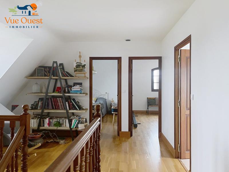 Maison traditionnelle - 147 m² - 8 pièces