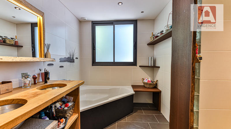 Maison - 162 m² - 5 pièces