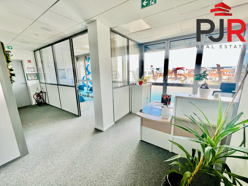 Bureau - 141 m²