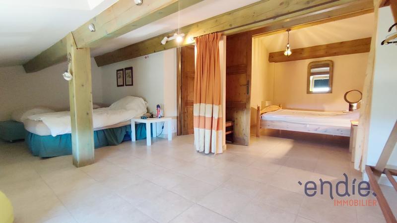 Maison - 228 m² - 6 pièces