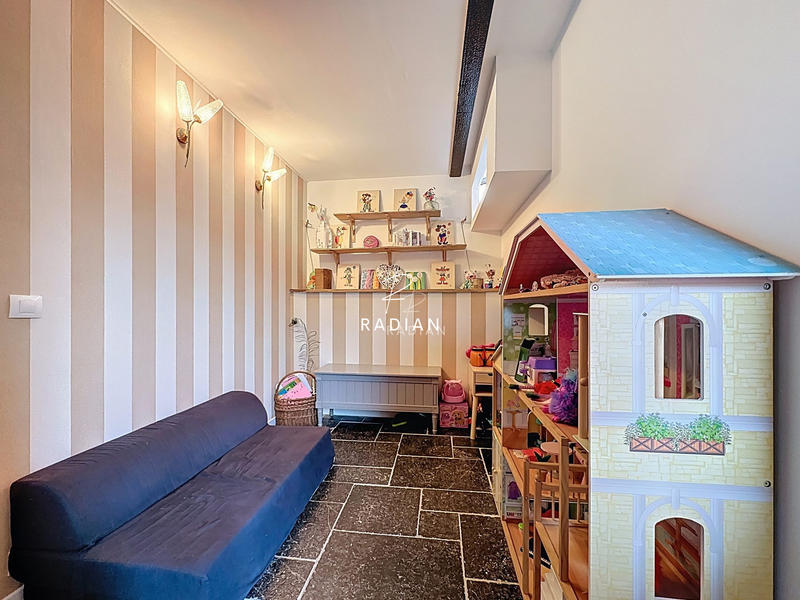 Maison - 212 m² - 5 pièces