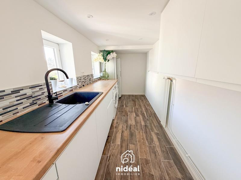 Maison - 203 m² - 7 pièces