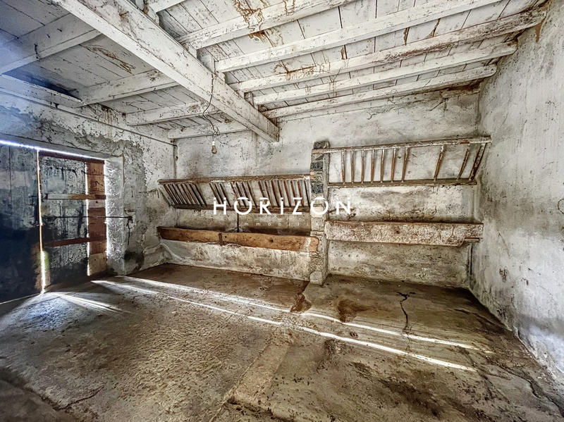 Maison ancienne - 345 m² - 4 pièces