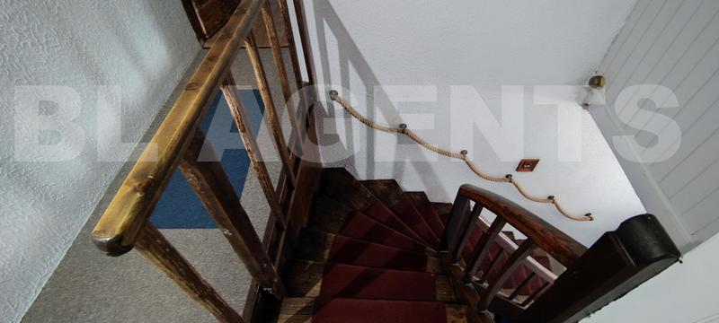 Maison - 273 m² - 10 pièces