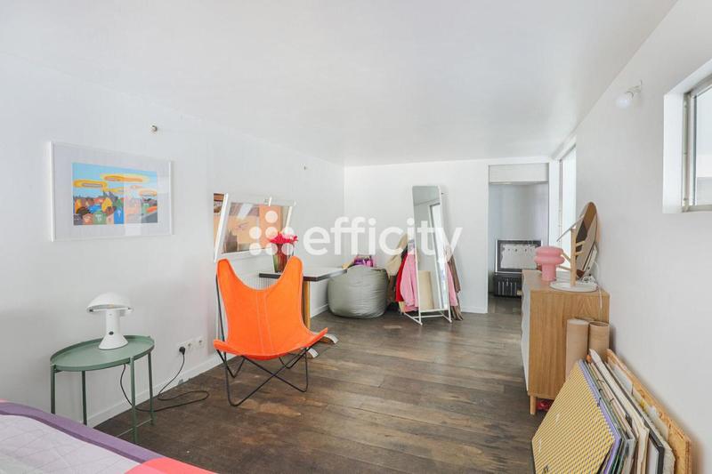 Loft - 196 m² - 5 pièces