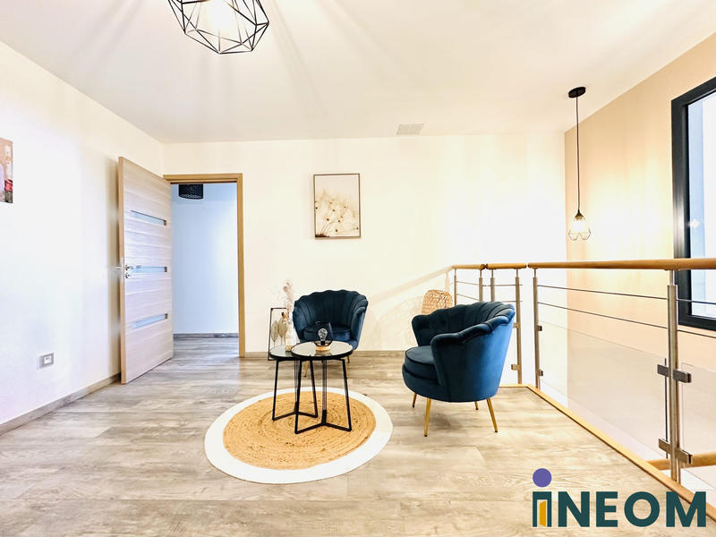 Villa - 250 m² - 8 pièces