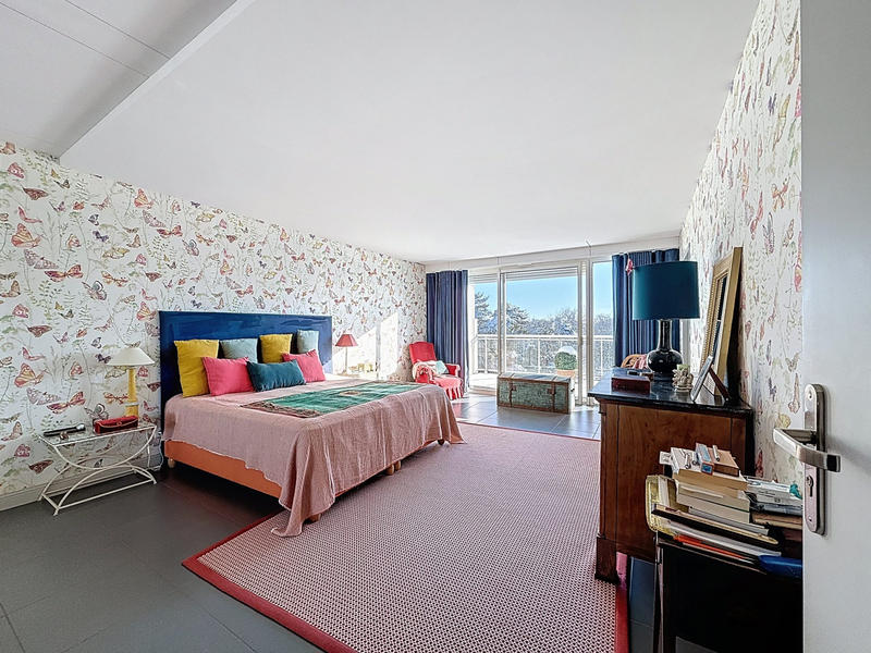 Appartement - 220 m² - 5 pièces