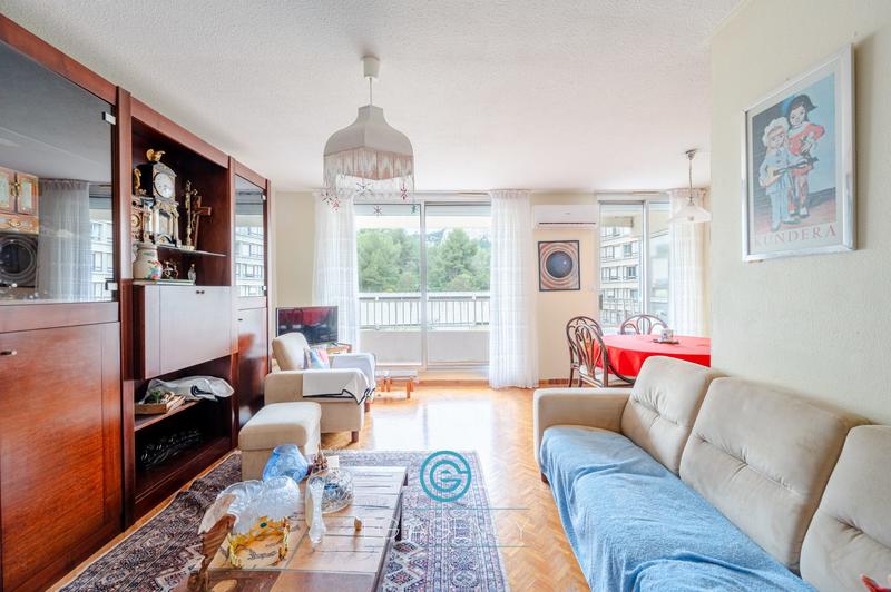 Appartement - 83 m² - 4 pièces