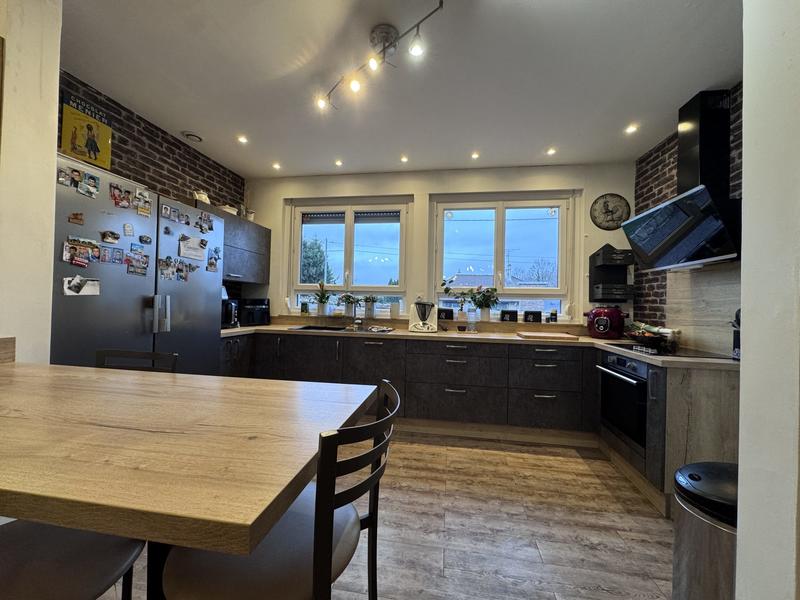 Maison - 180 m² - 8 pièces