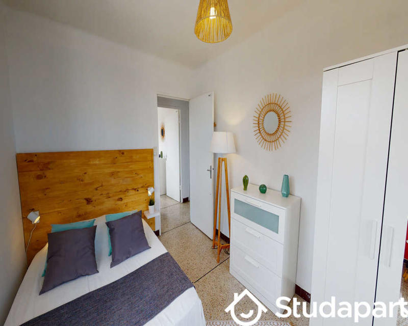 Chambre - 70 m² - 1 pièce