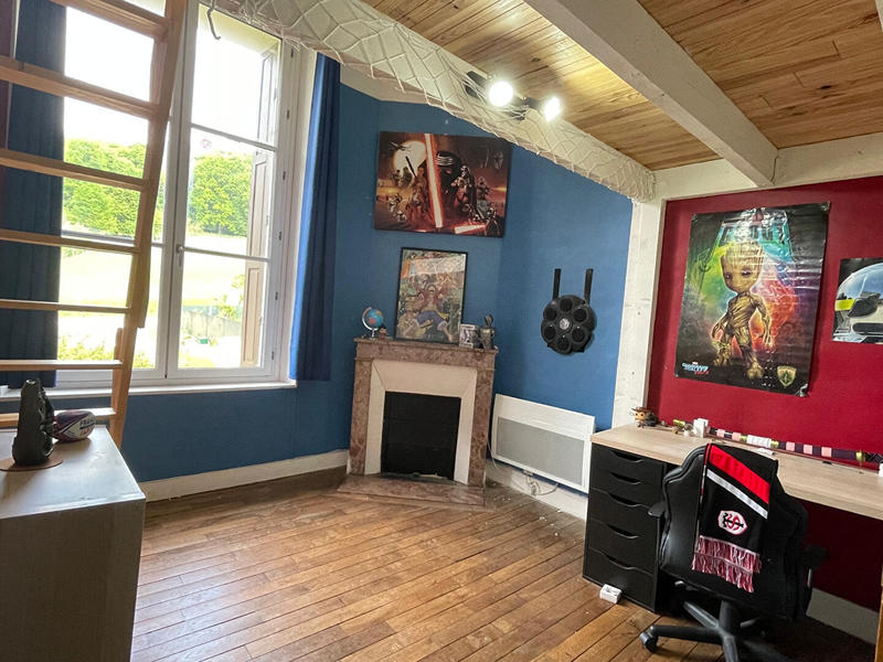 Maison - 230 m² - 8 pièces