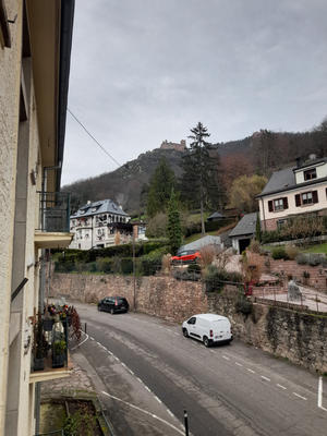 Appartement ancien - 90 m² - 4 pièces