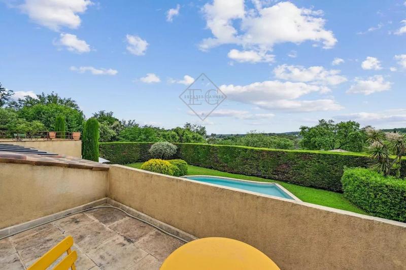 Villa - 250 m² - 7 pièces