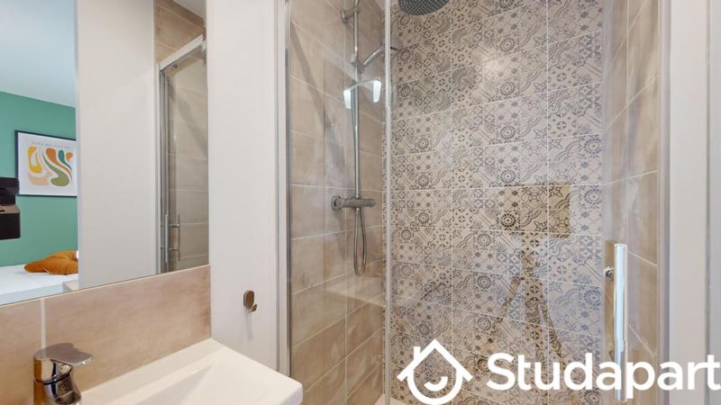 Chambre - 11 m² - 1 pièce