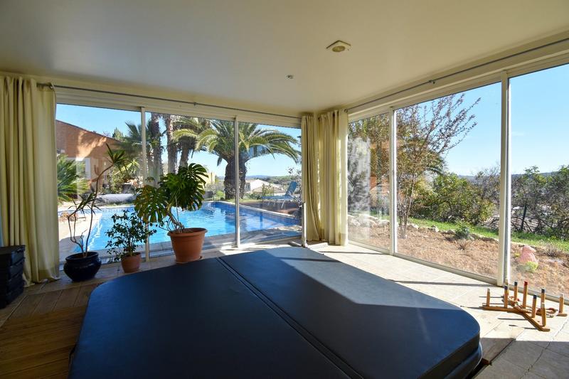 Villa - 235 m² - 6 pièces