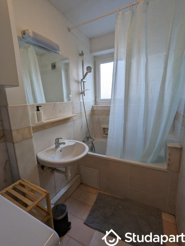 Chambre - 9 m² - 1 pièce