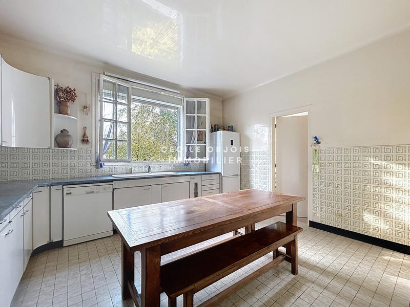 Maison - 201 m² - 7 pièces