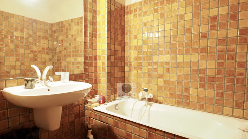 Maison - 451 m² - 11 pièces