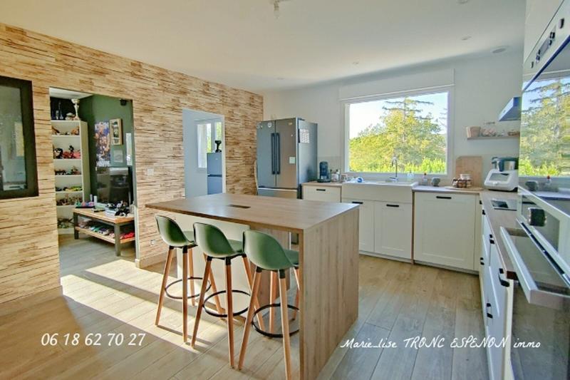 Maison - 196 m² - 4 pièces