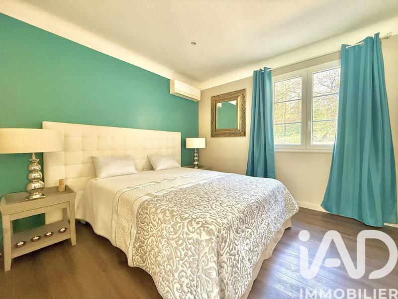 Maison - 365 m² - 11 pièces