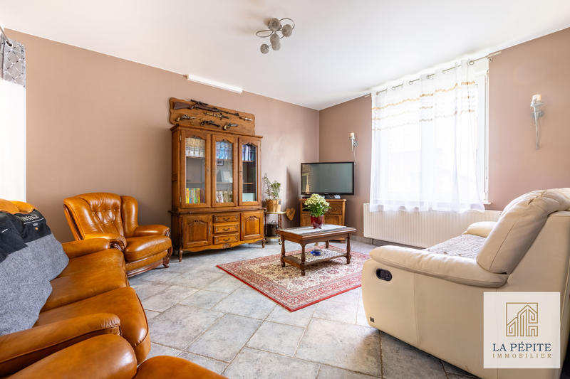 Maison - 216 m² - 6 pièces