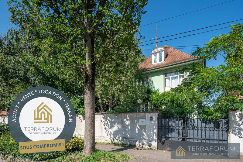 Maison - 265 m² - 8 pièces