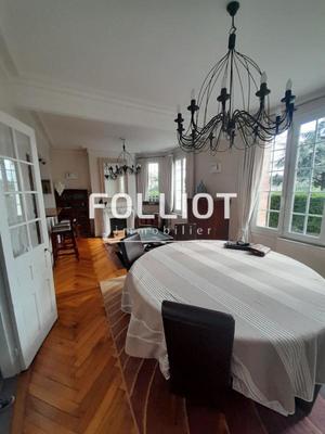 Propriété - 135 m² - 6 pièces