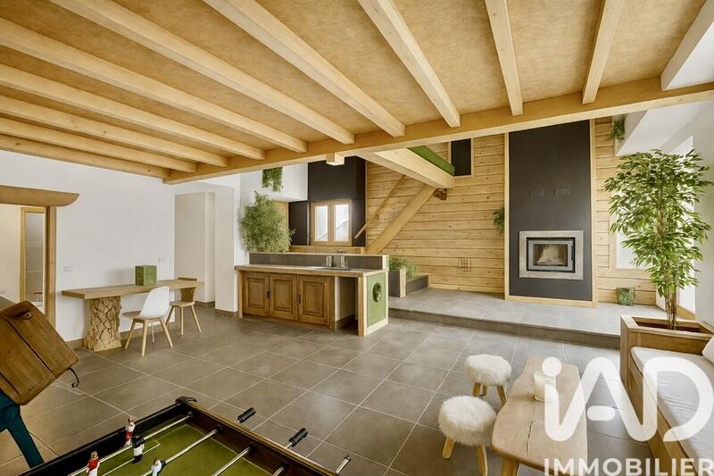 Maison - 140 m² - 9 pièces