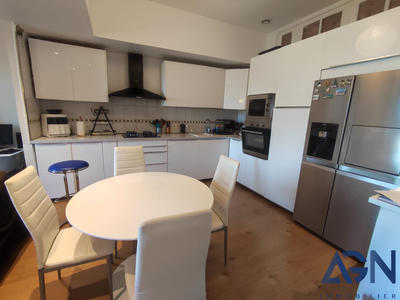 Appartement - 85 m² - 3 pièces