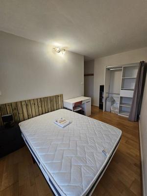 Chambre - 85 m² - 5 pièces