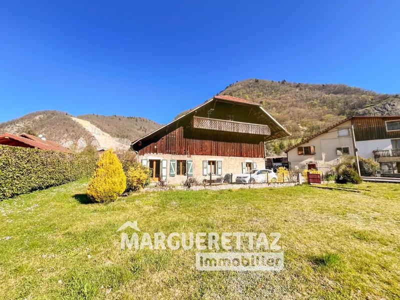 Maison de village - 280 m² - 4 pièces